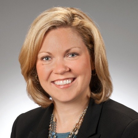 Amy Arbogast headshot